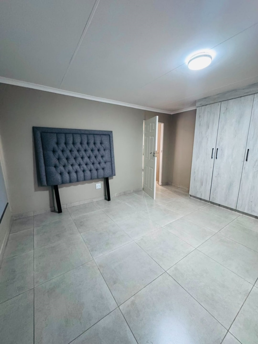 To Let 2 Bedroom Property for Rent in Meerhof North West